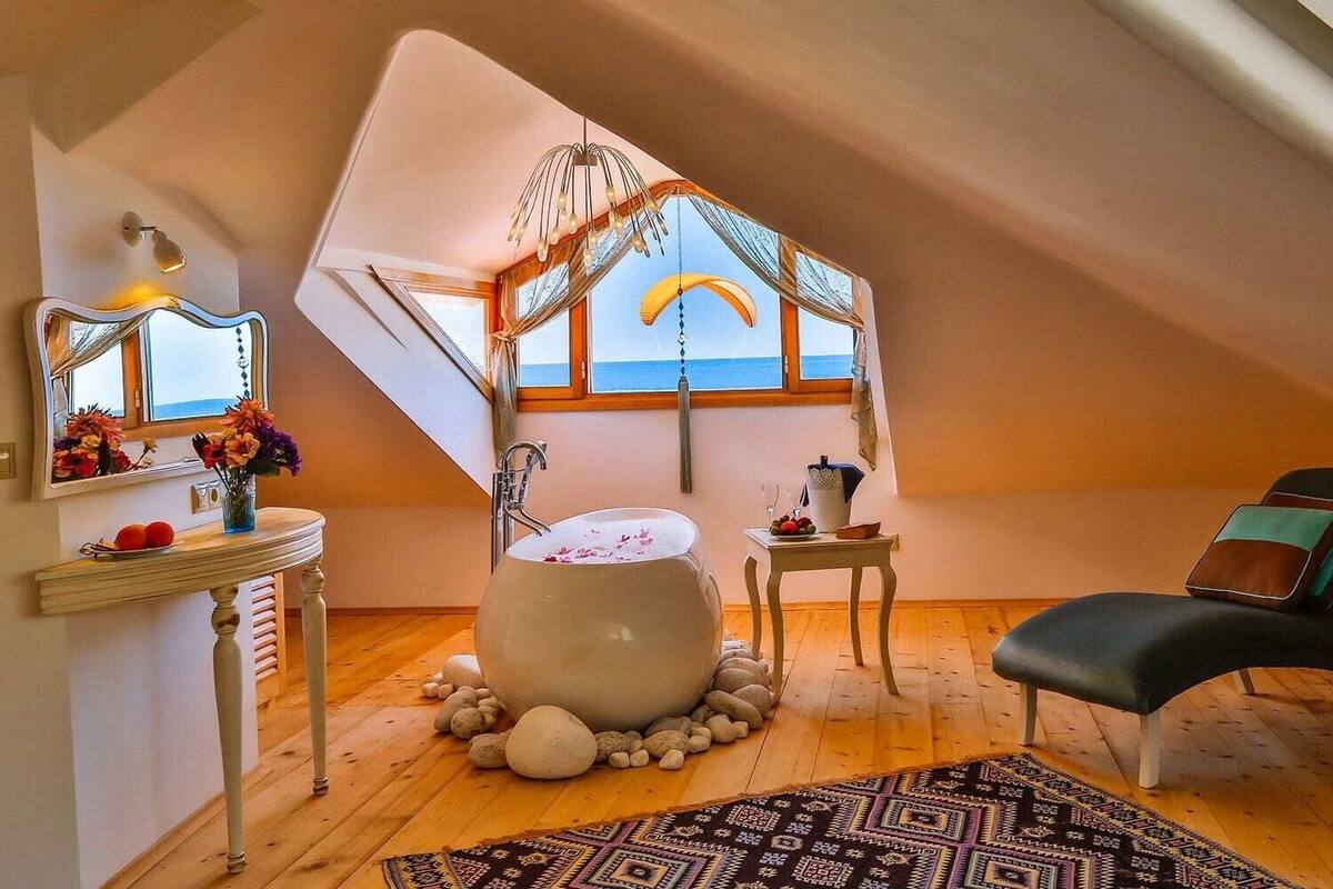Superior Attic Room with Seaview | 房內夾萬、免費 Wi-Fi、獨特設計、床單