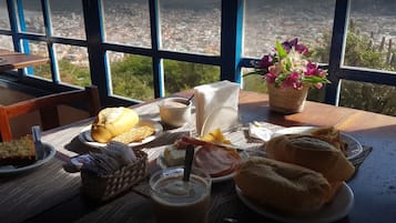 Petit déjeuner buffet compris tous les jours