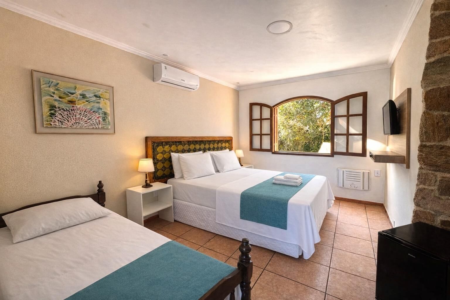 Minibar, individually decorated, iron/ironing board, free WiFi