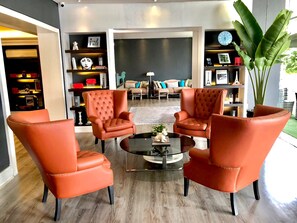 Sala de estar en el lobby