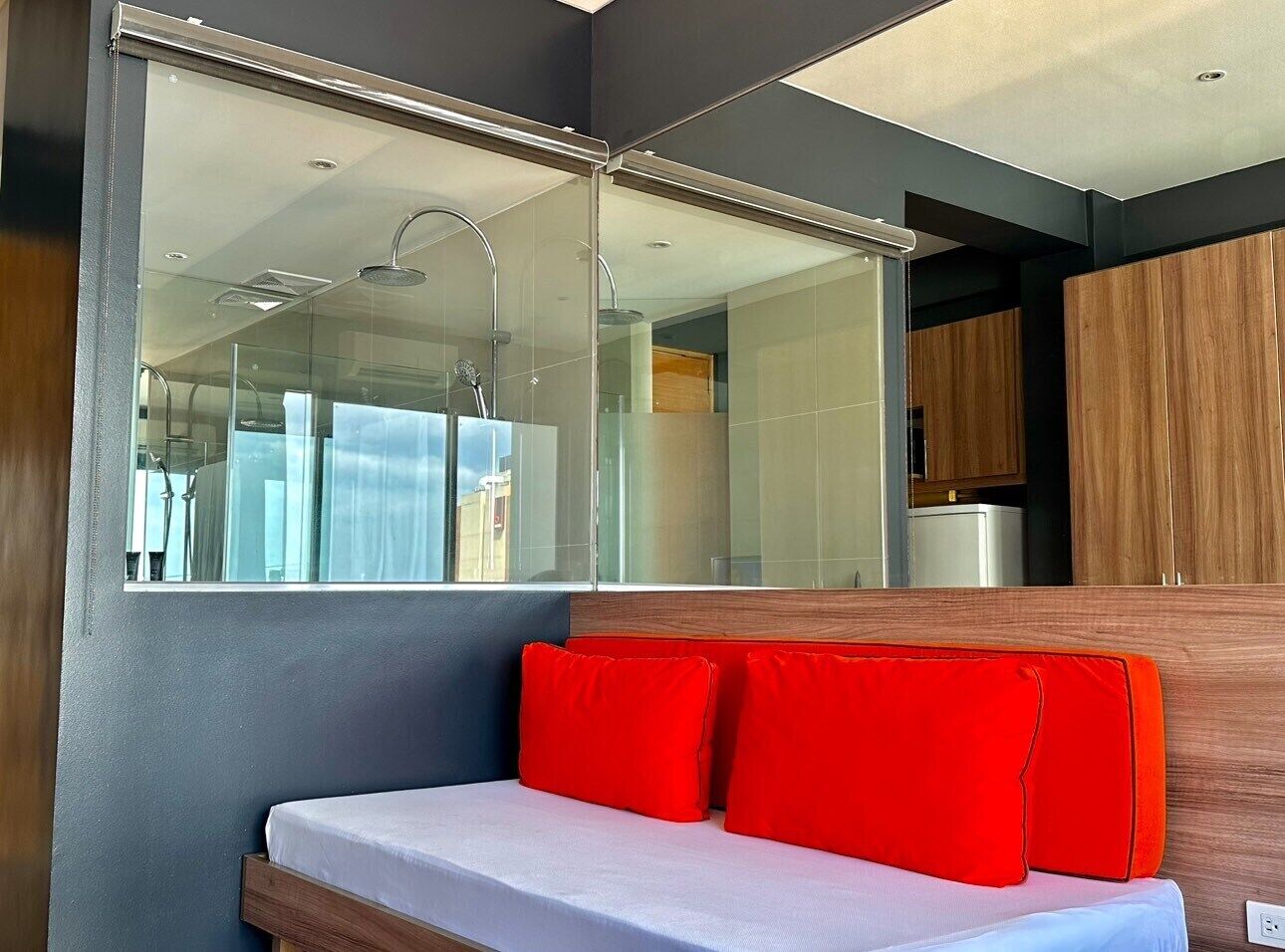 queen room with balcony | bathroom | shower, rainfall showerhead, free toiletries, hair dryer