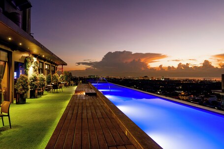 Rooftop pool