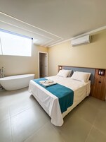 Duplo Standard | Minibar, iron/ironing board, free WiFi, bed sheets