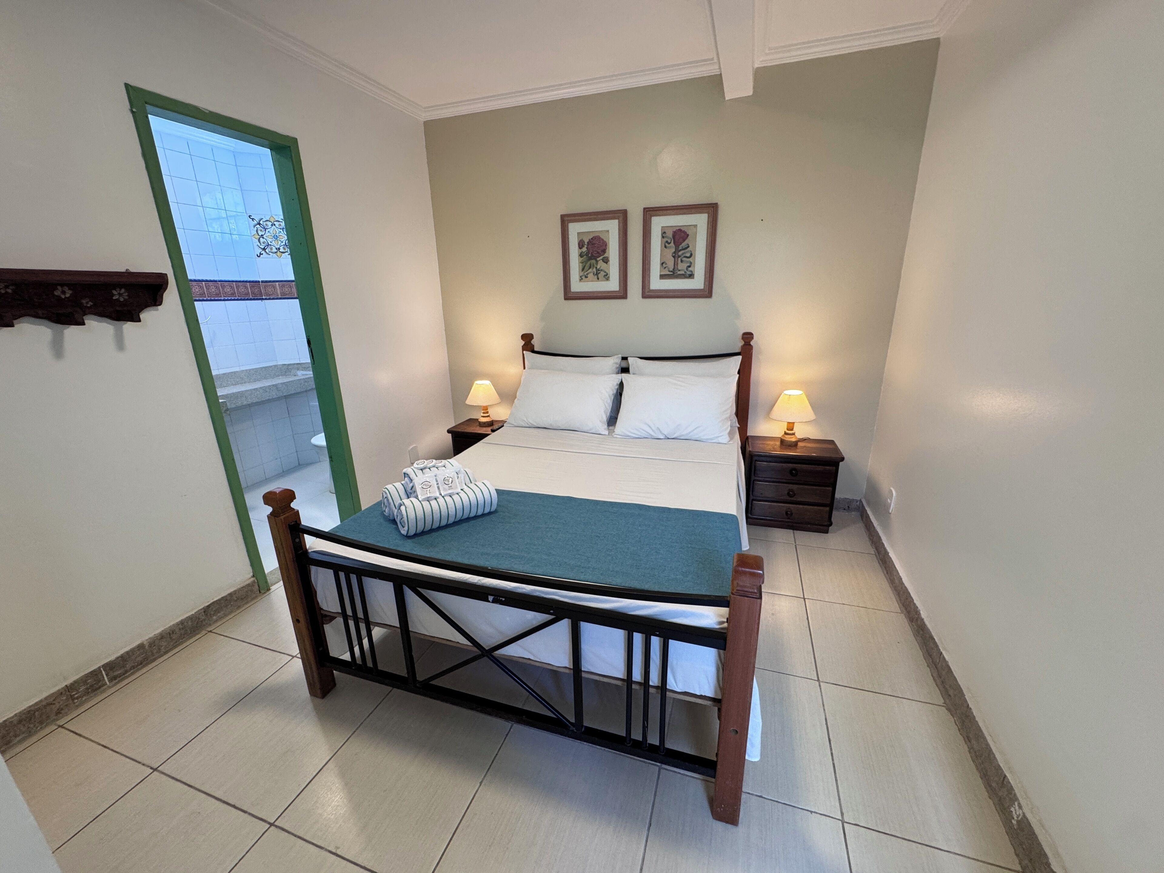 Duplo Economico | 迷你吧、熨斗/熨板、免费 WiFi、床单