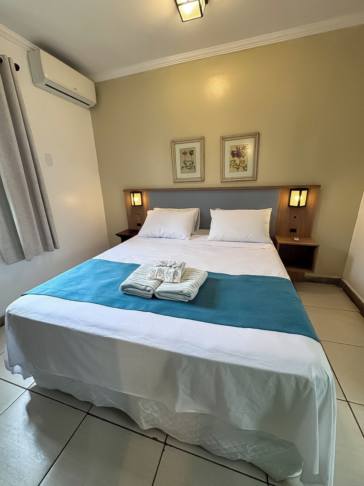 Duplo Standard | 迷你吧、熨斗/熨板、免费 WiFi、床单