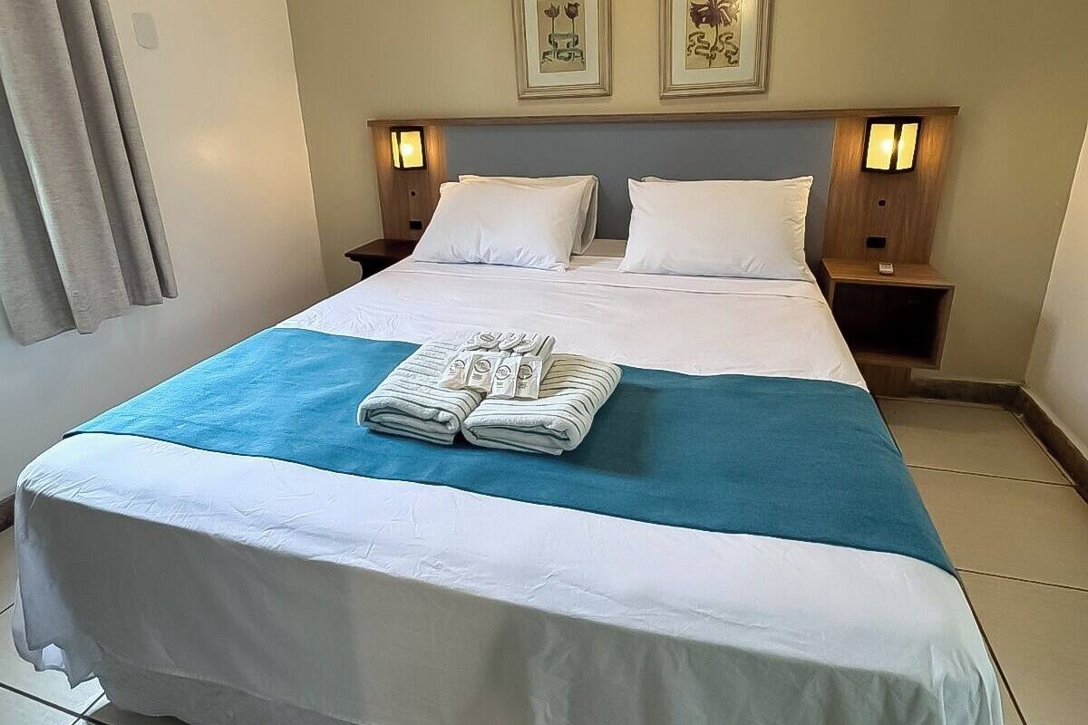Duplo Standard | Minibar, iron/ironing board (on request), WiFi (free), bed sheets