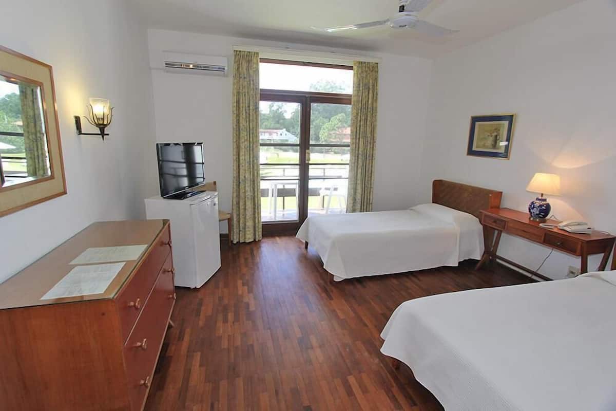 Ropa de cama de alta calidad y minibar