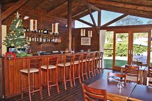 Bar (en el alojamiento)