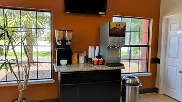 Free daily continental breakfast