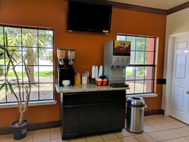 Free daily continental breakfast