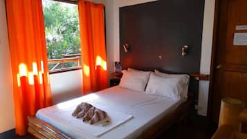 Free WiFi, bed sheets