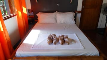 Free WiFi, bed sheets