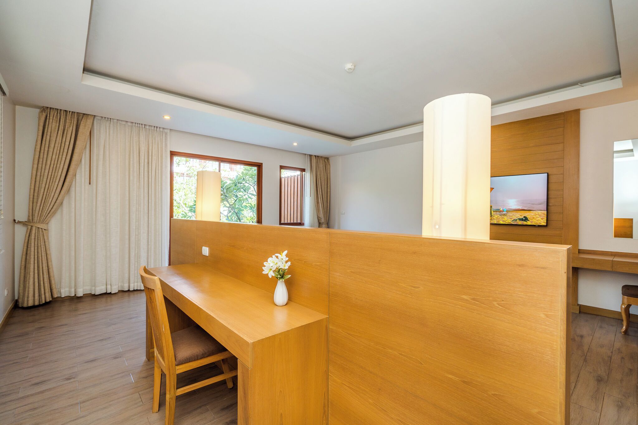 premier jacuzzi pool access  - free transfer to hua hin beach | premium bedding, minibar, in-room safe, desk