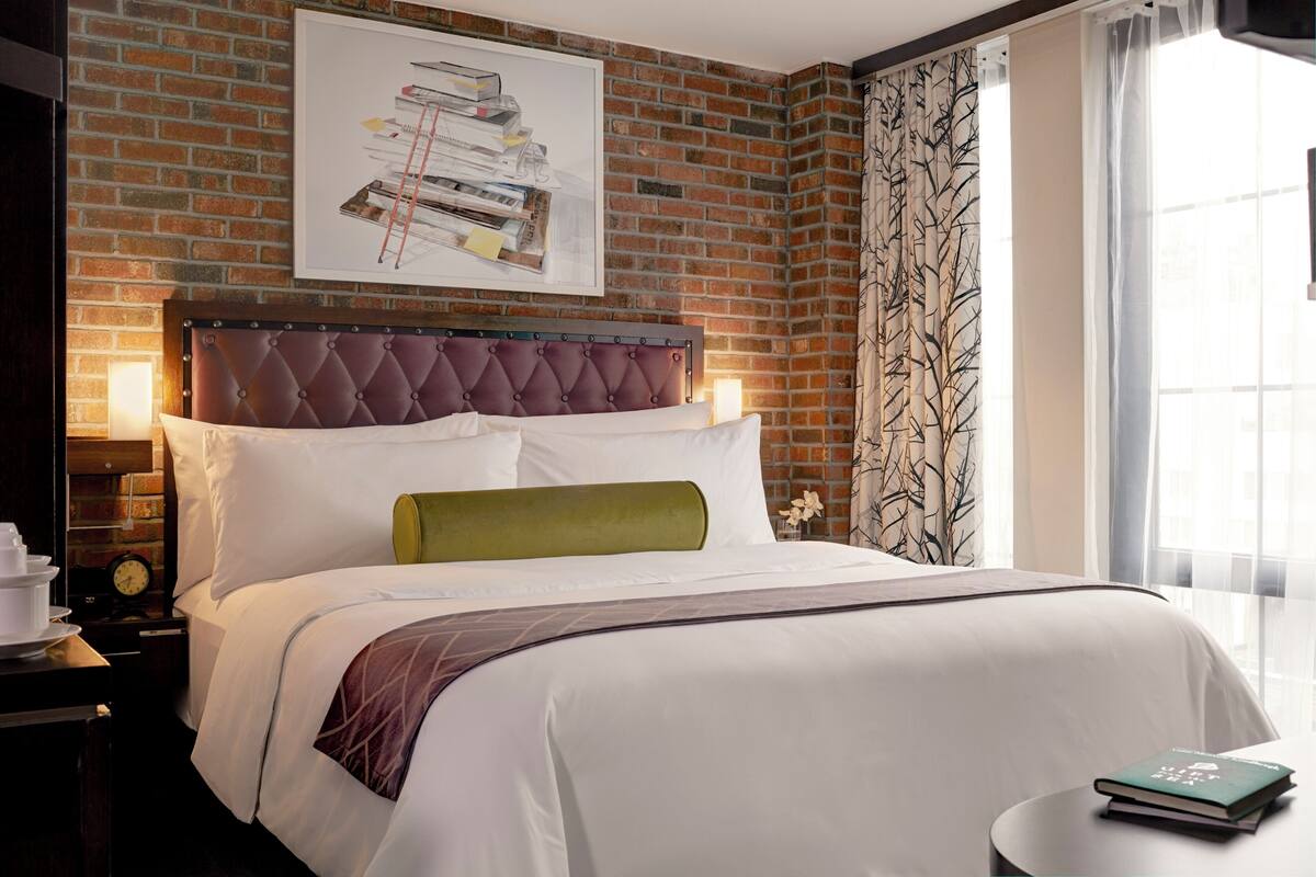 Egyptian cotton sheets, premium bedding, down duvets, pillow-top beds