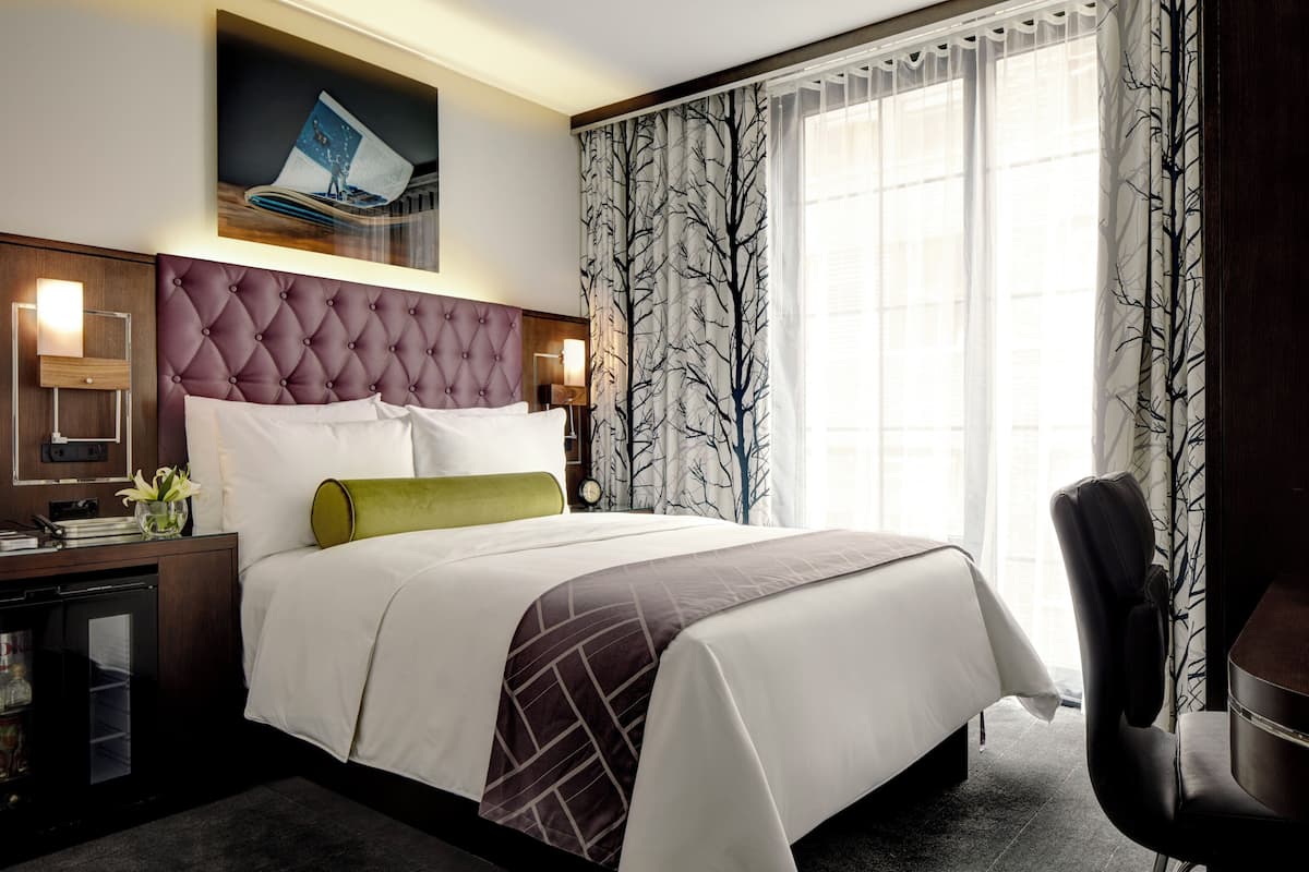 Egyptian cotton sheets, premium bedding, down duvets, pillow-top beds