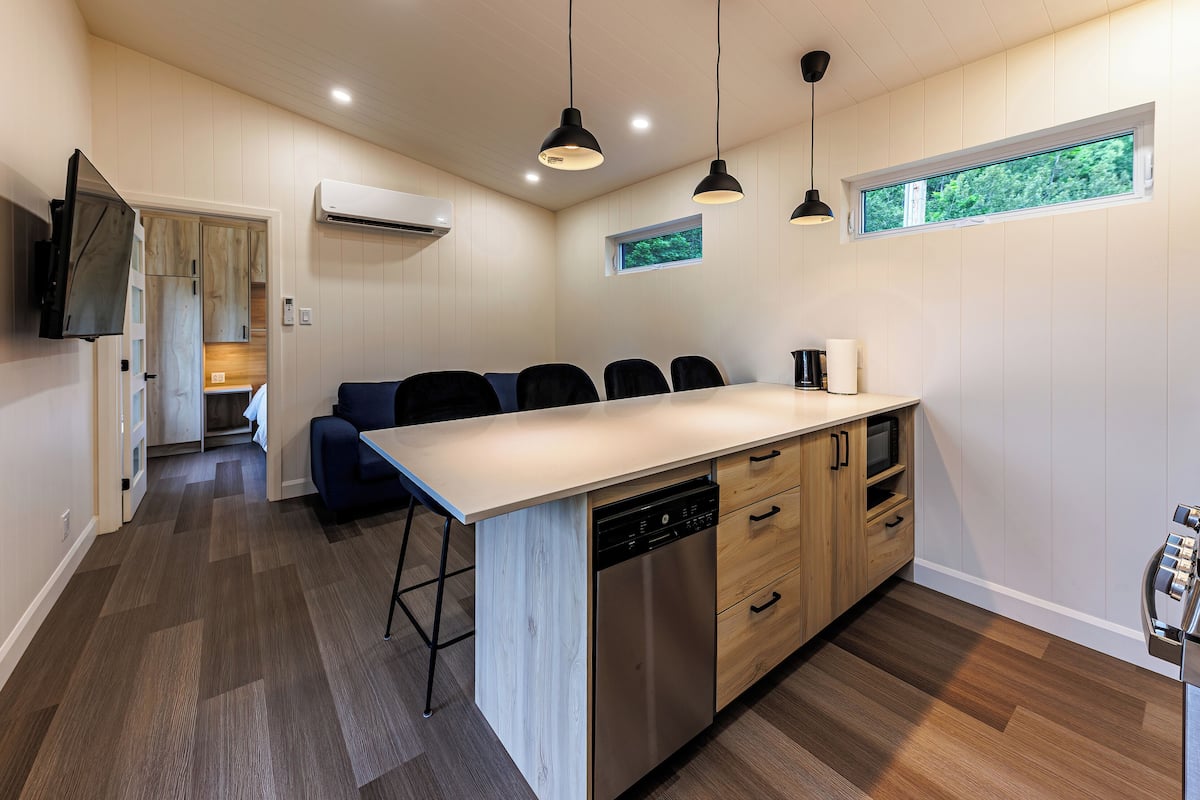 chalet, 2 bedrooms, non smoking | private kitchen | fridge, microwave, coffee/tea maker