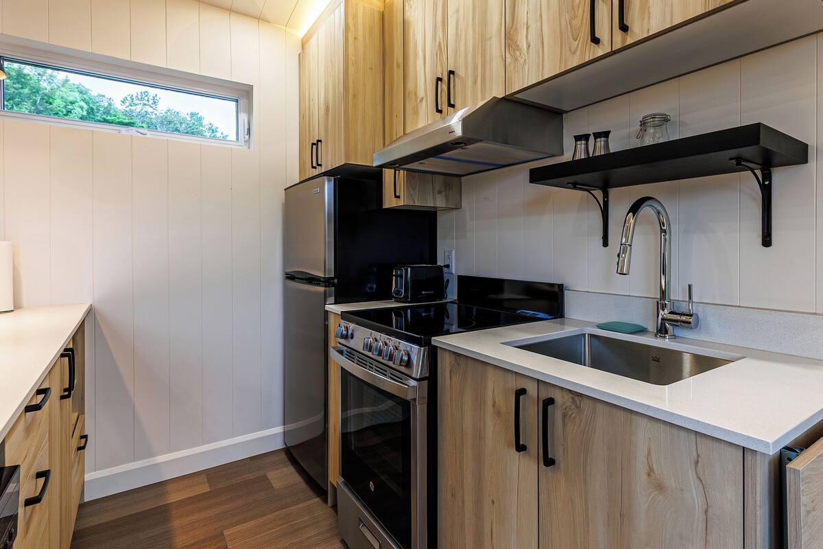 chalet, 2 bedrooms, non smoking | private kitchen | fridge, microwave, coffee/tea maker