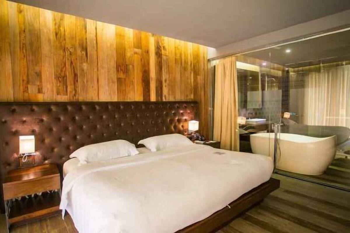Egyptian cotton sheets, premium bedding, pillow-top beds, minibar