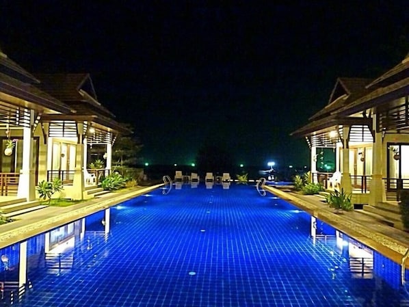 Deluxe Twin Room | Beach/ocean view