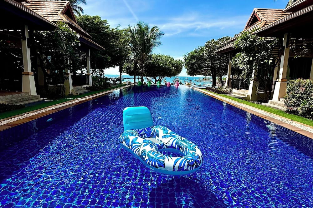 POOLSAWAT VILLA