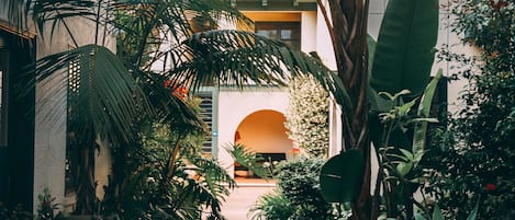 Rom, 1 kingsize-seng, tilgjengelighetstilpasset (Historic Lodge) | Sengetøy i egyptisk bomull, sengetøy av topp kvalitet og safe på rommet