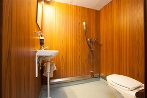 Bathroom - M/S Birger Jarl – Hotel & Hostel (Stockholm)