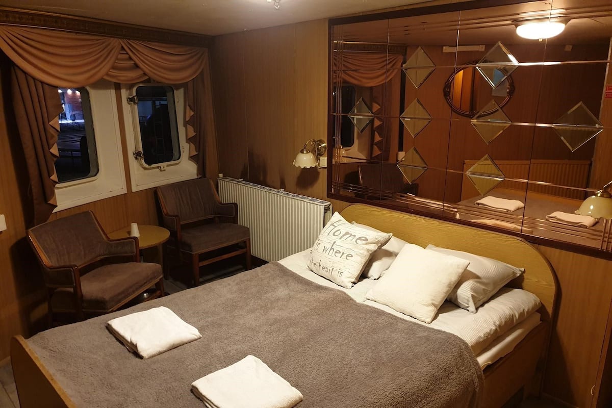 Superior Double Room | Strykejern/-brett og sengetøy