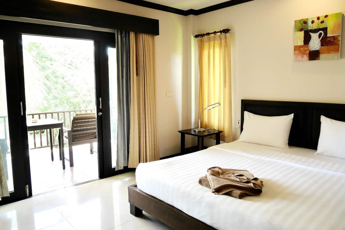 Deluxe Double Room, Garden View | Desk, blackout drapes, free WiFi