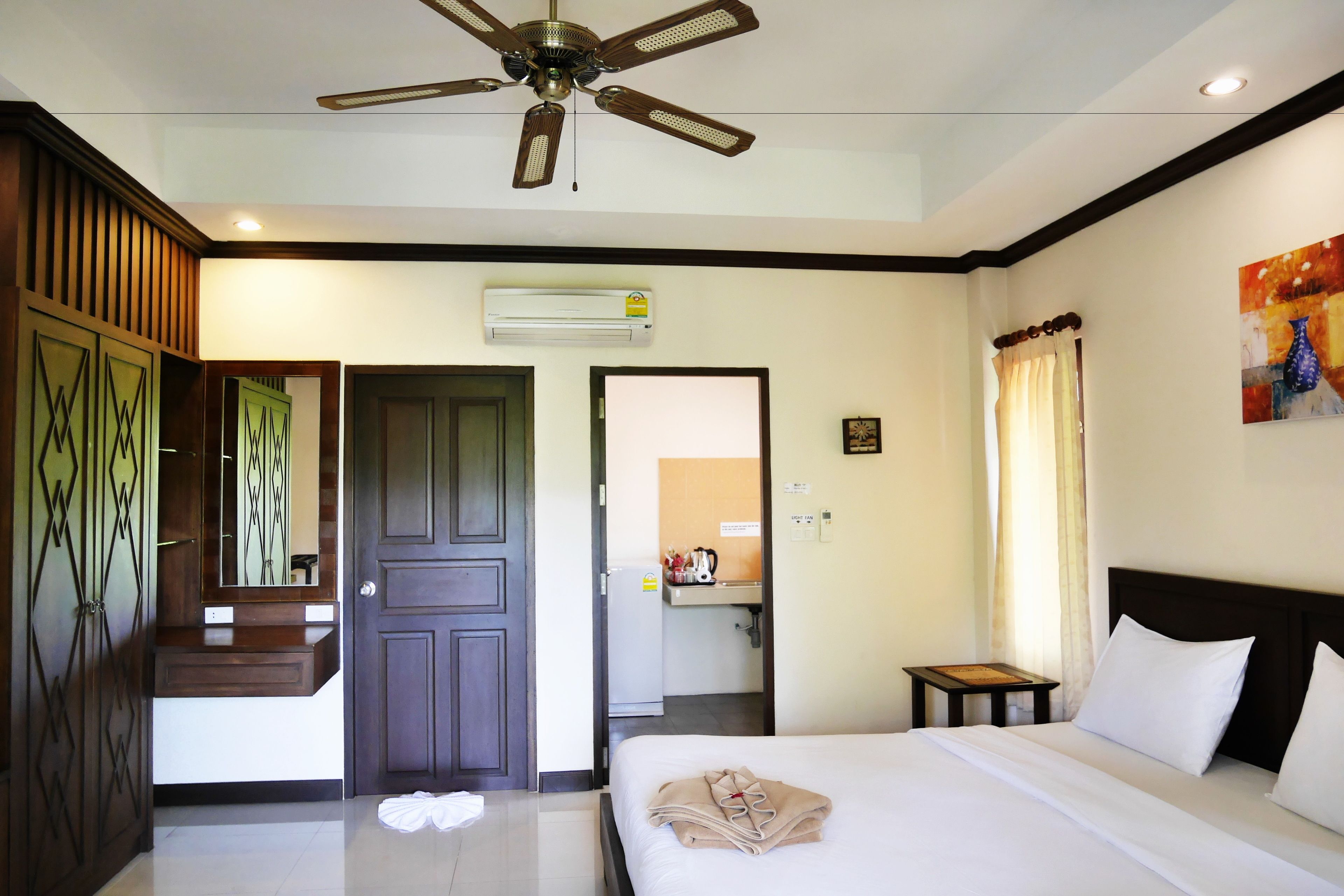 deluxe double room, garden view | desk, blackout curtains, free wifi