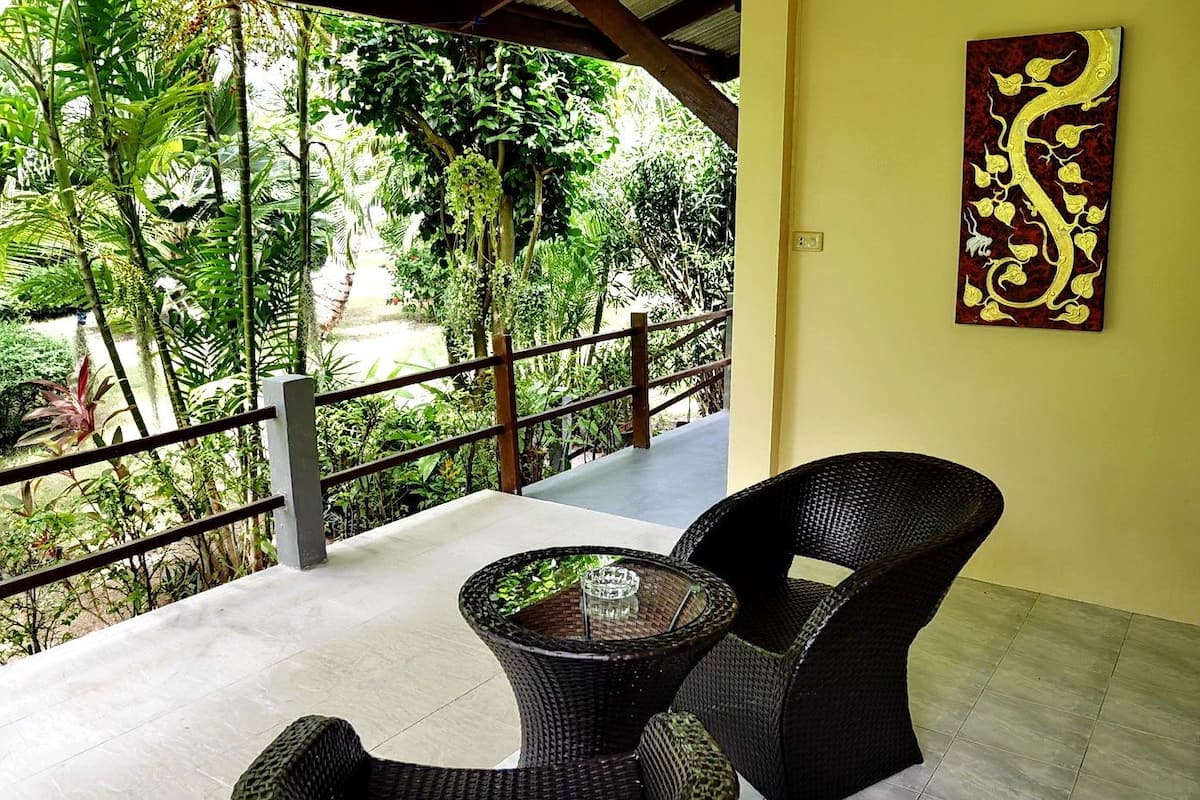 Deluxe Bungalow, 1 Bedroom, Garden View, Courtyard Area | Desk, blackout drapes, free WiFi