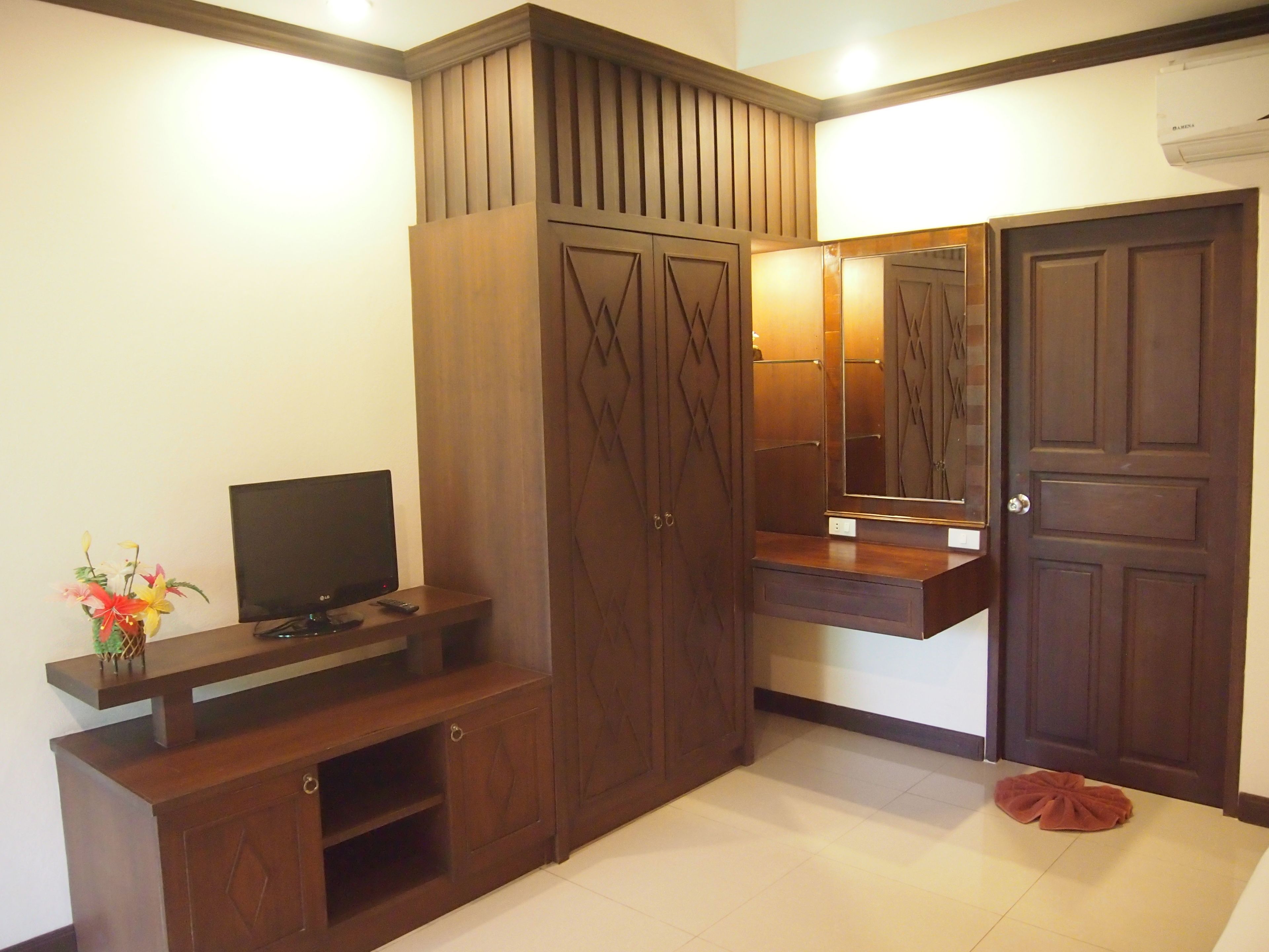 deluxe double room, garden view | desk, blackout curtains, free wifi