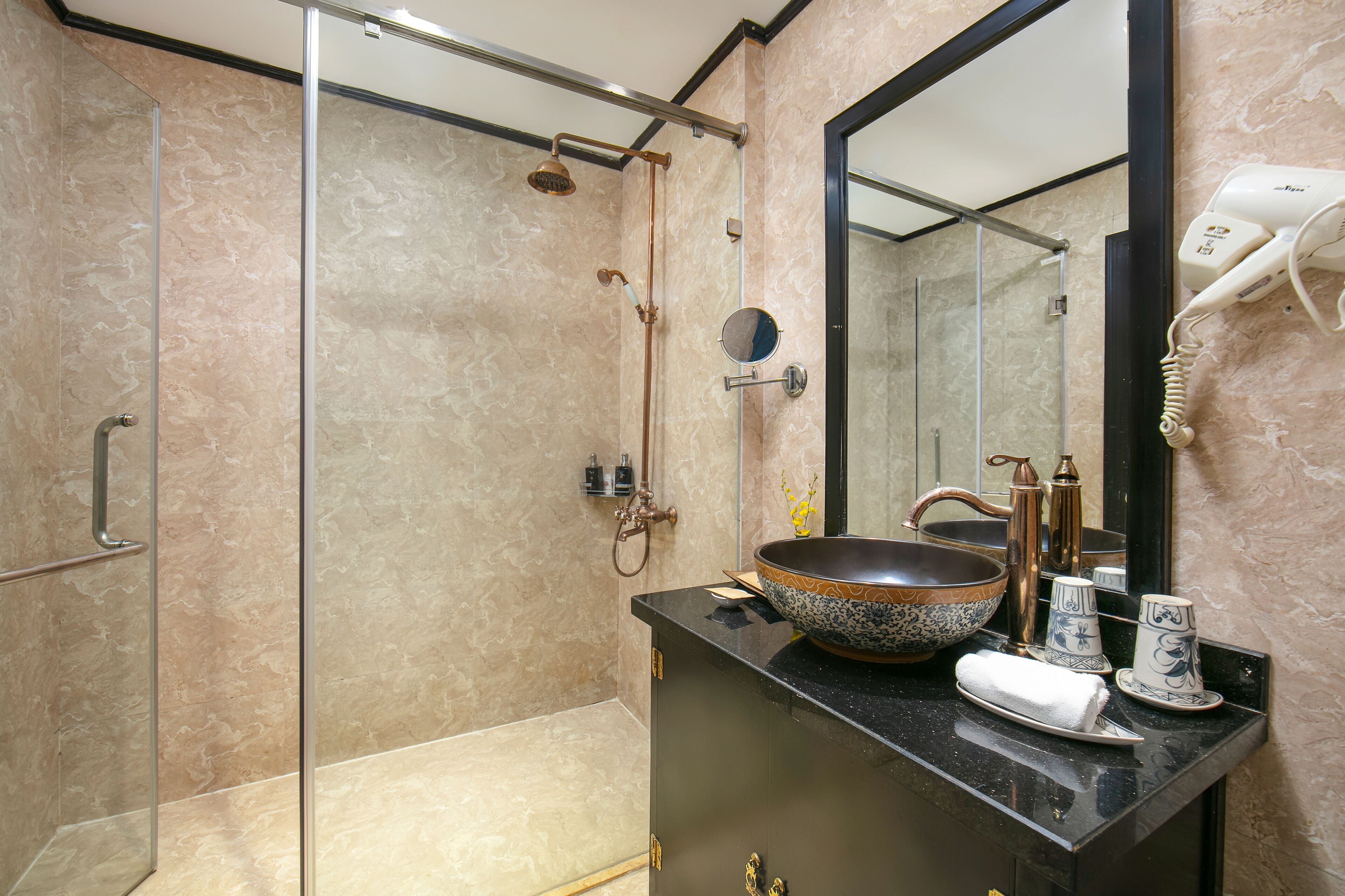 minibar, in-room safe, soundproofing, rollaway beds