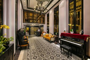 Reception - Lavender Central Hotel & Spa (Hanoi)
