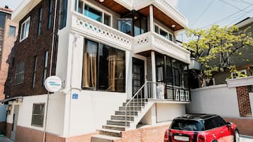 숙박 시설 정면