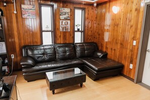 Lobby lounge - Chingu Guesthouse (Seoul)