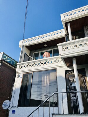 Terrace/patio - Chingu Guesthouse (Seoul)