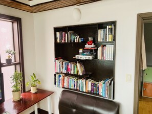 Smart TV, video-game console, DVD player - Chingu Guesthouse (Seoul)