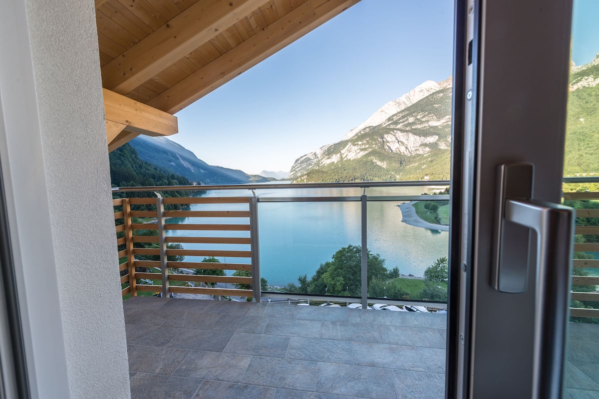 comfort room, 1 bedroom | balcony view