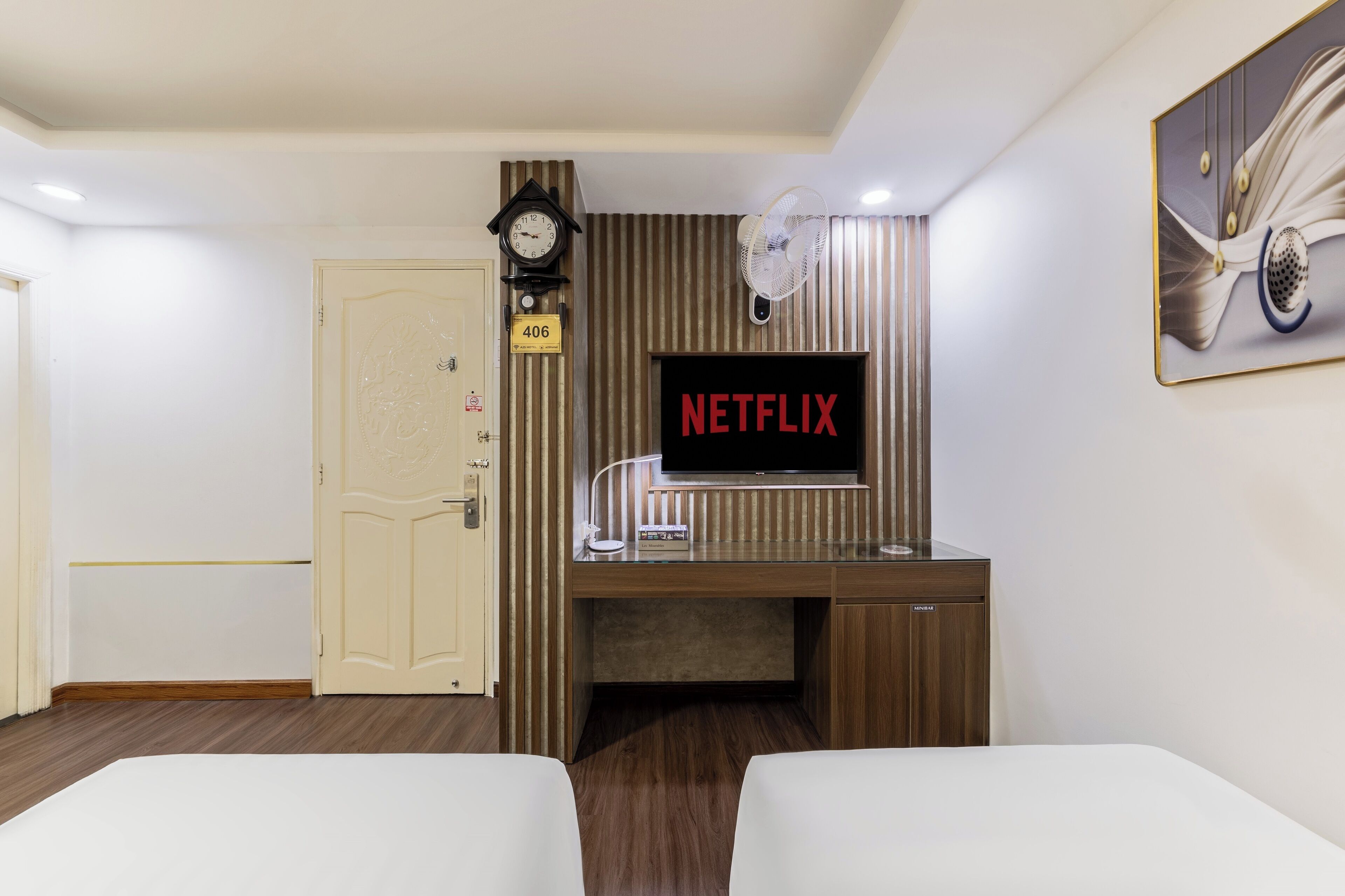 Luxury Room | Minibar, in-room safe, iron/ironing board, free WiFi