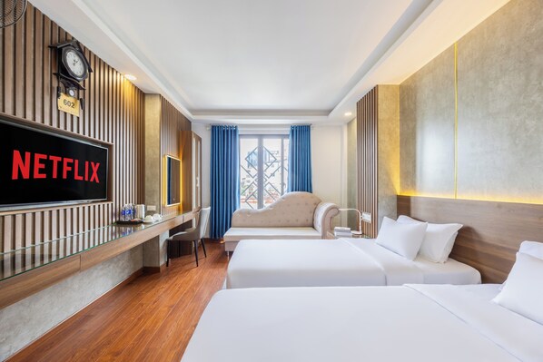 Deluxe Suite Twin | Minibar, in-room safe, iron/ironing board, free WiFi