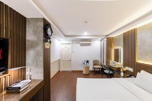 Minibar, in-room safe, iron/ironing board, free WiFi - A25 Hotel - 274 De Tham (Ho Chi Minh City)
