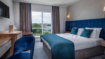 Superior Double Room, 1 Double Bed, Sea View | Lake view