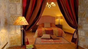 Suite | Premium bedding, minibar, in-room safe, desk