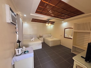 Deluxe Triple Room, Non Smoking, Balcony