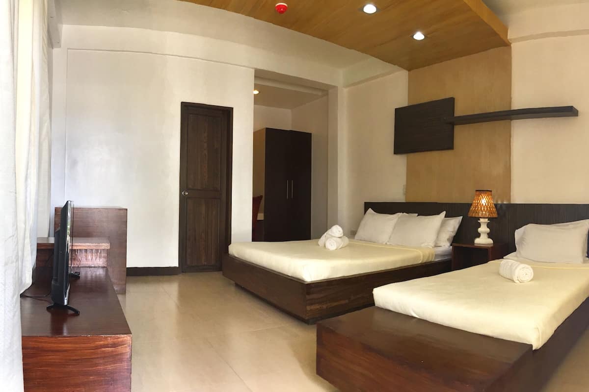 Habitación Grand, para no fumadores | Minibar, caja de seguridad en la habitación, escritorio y wifi gratis