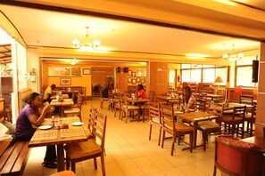 Breakfast, lunch, dinner and brunch served - Kenya Comfort Suites (Nairobi)