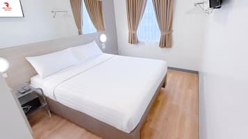 Premium bedding, in-room safe, desk, laptop workspace