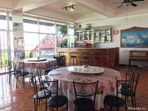 الأطباق  الفلبينية، إطلالات على المحيط 