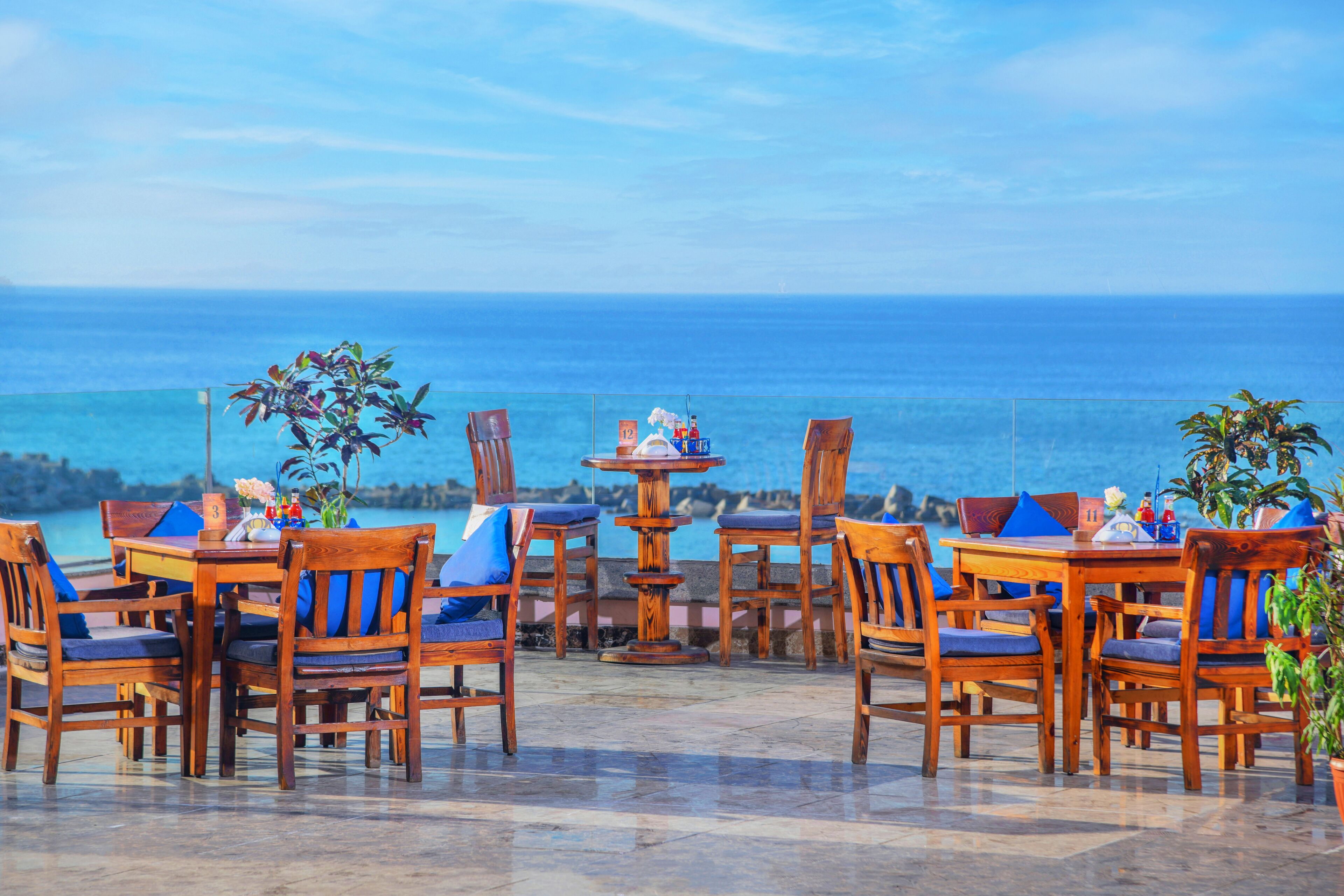 5 restaurants, breakfast, lunch, dinner served; Middle Eastern cuisine