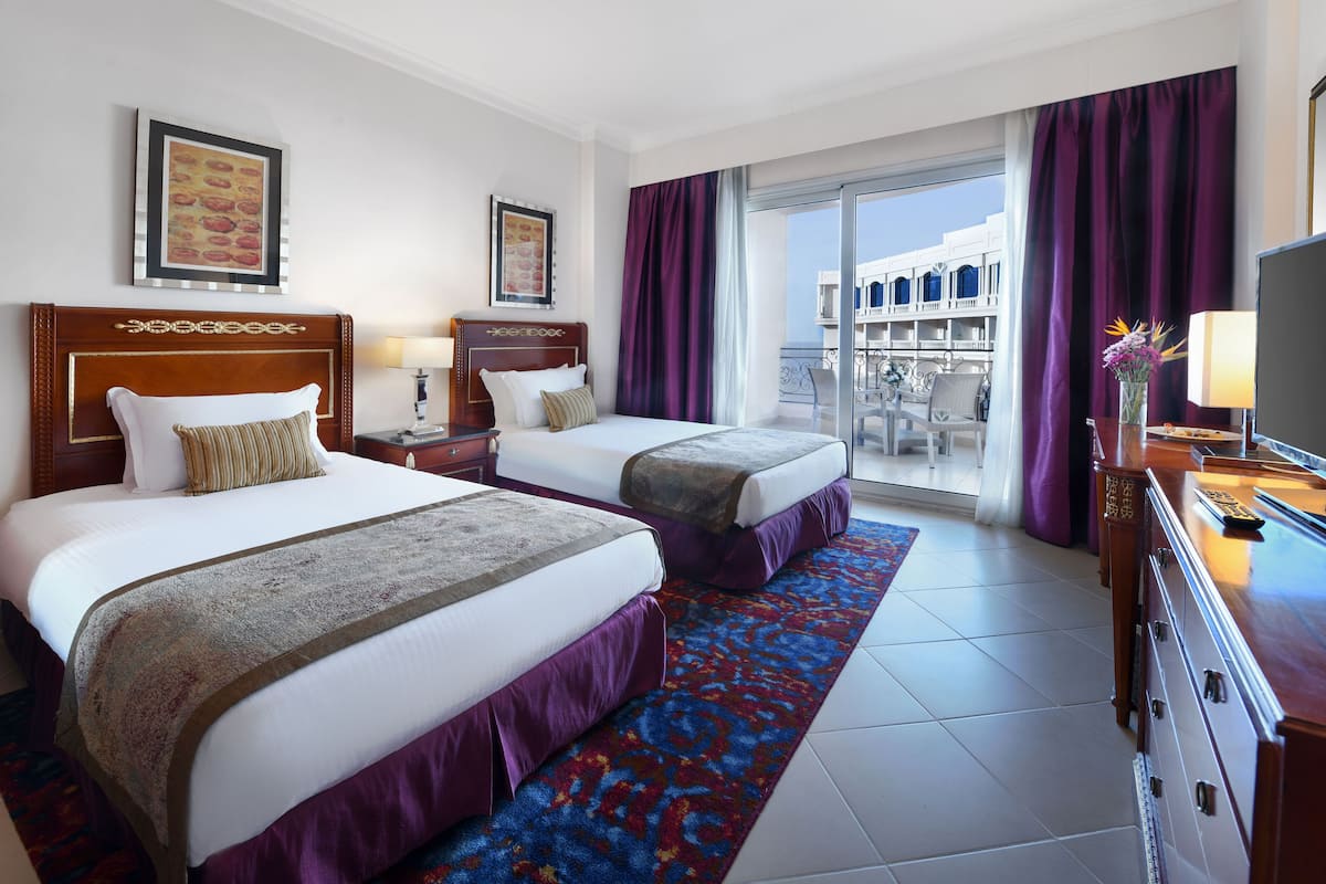 2 bedrooms, minibar, in-room safe, desk